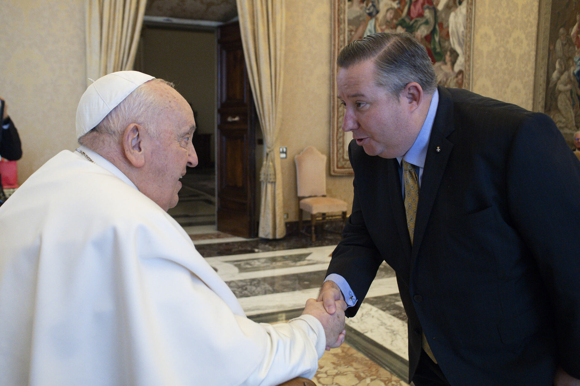 Holy Father Receives Ambassador in Audience